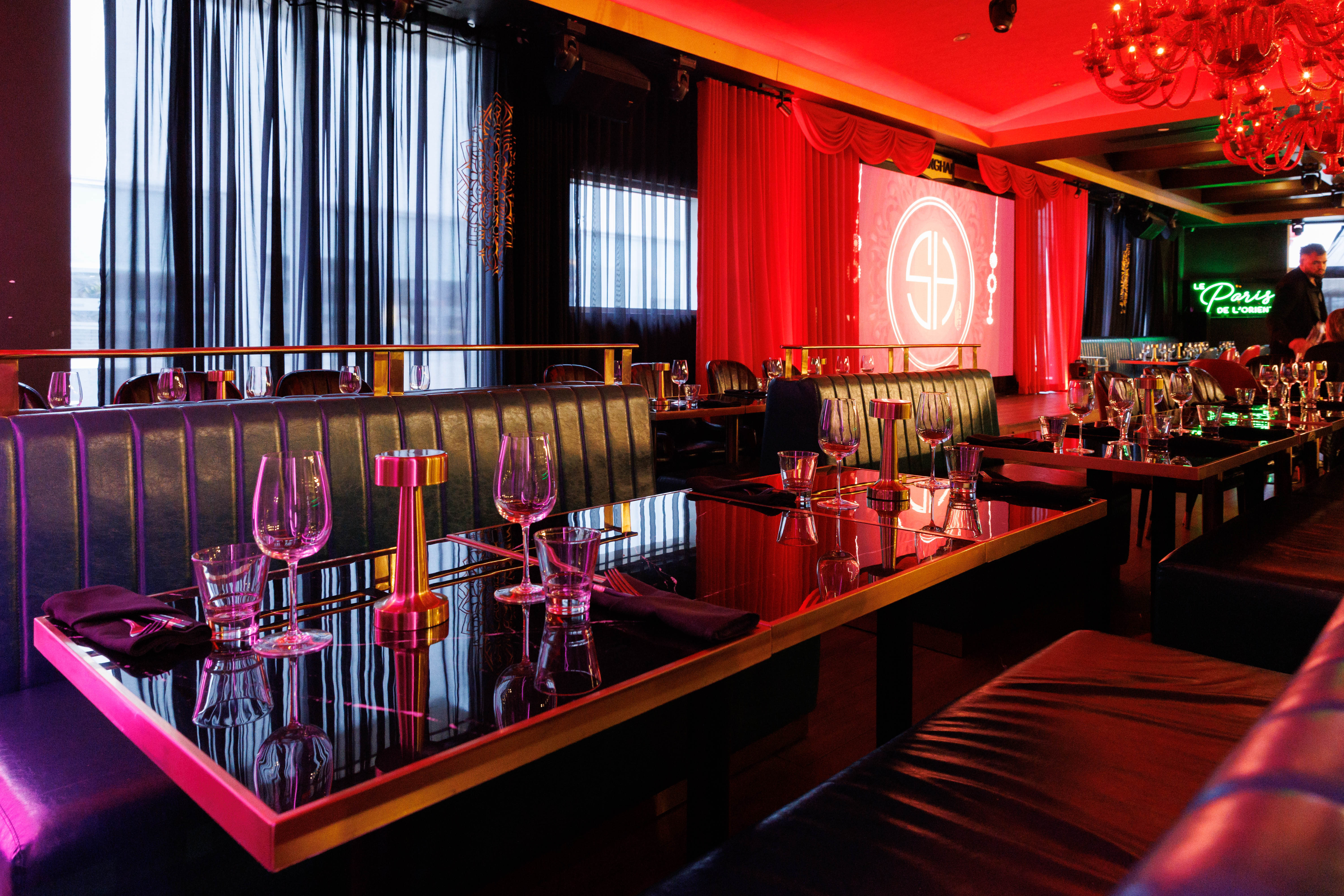 Taurux Private Business Club lounge