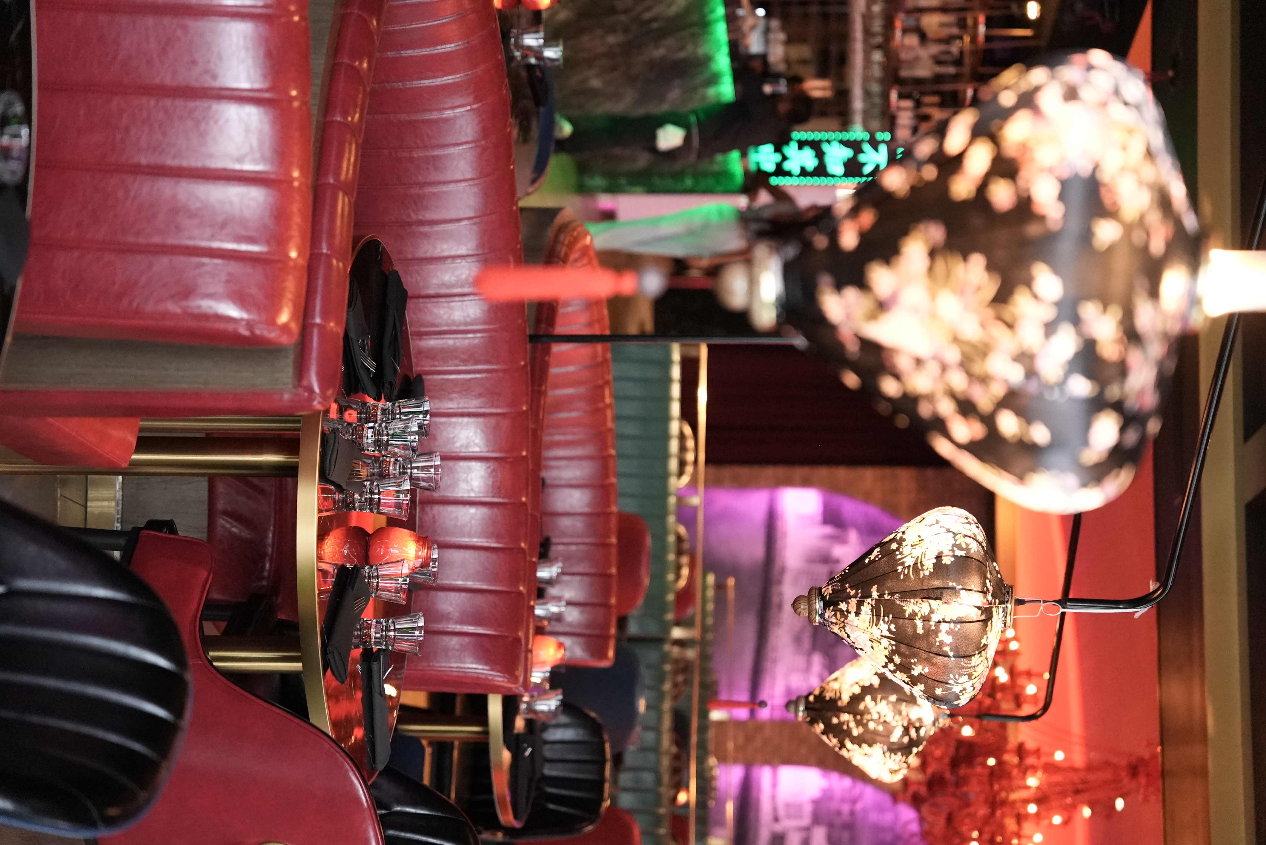 Taurux Private Business Club dining environment