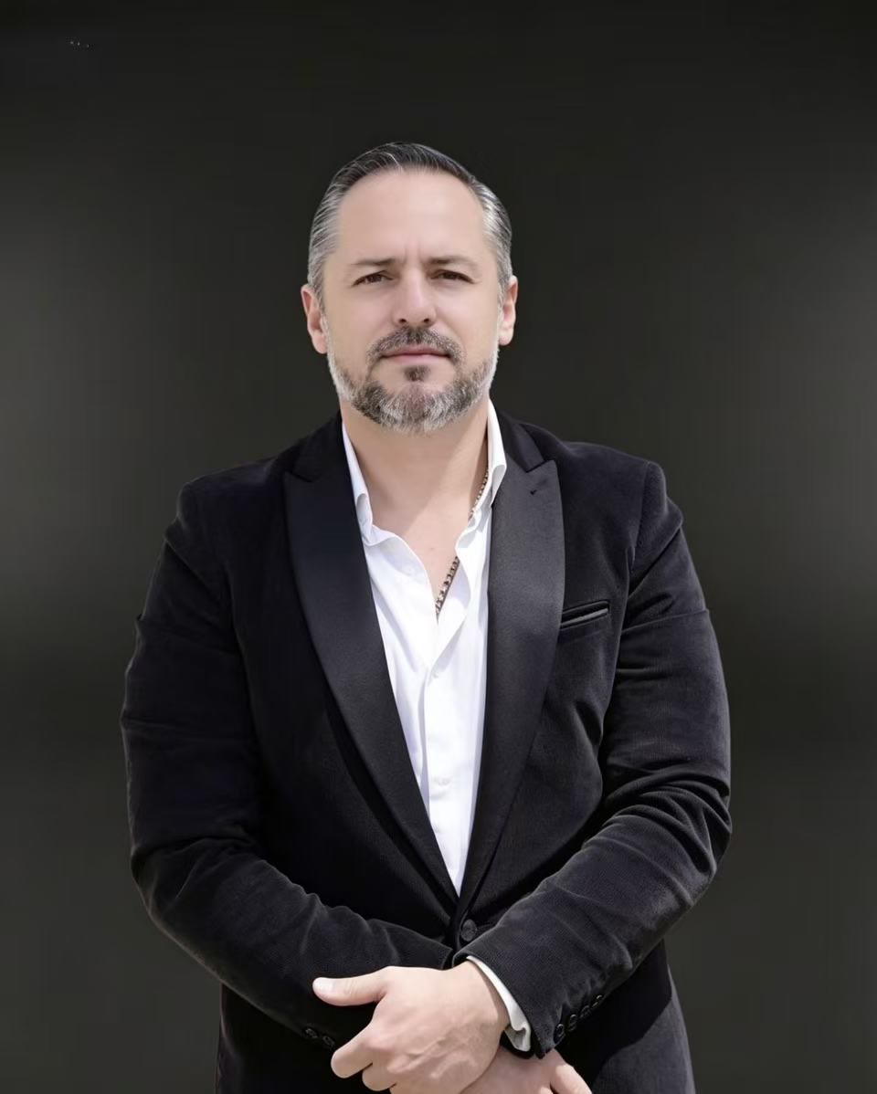 Pablo Derbez